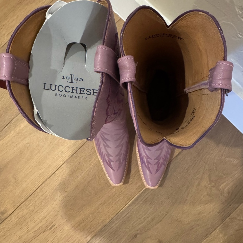 Lilac Presley luchesse - Picture 2 of 9